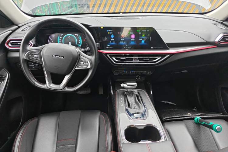 Used CHANGAN OSHAN X5 2021 1.6L CVT Luxury Model Center Console