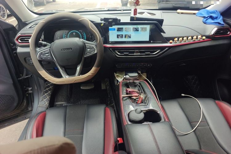 Used CHANGAN OSHAN X5 2021 1.5T DCT Flagship Edition Center Console