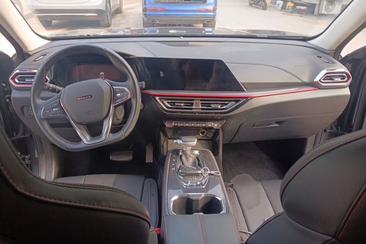 Used CHANGAN OSHAN X5 2021 1.6L CVT Luxury Model Center Console