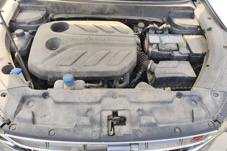 Used CHANGAN OSHAN X5 2021 1.5T DCT Prestige Edition Engine Bay