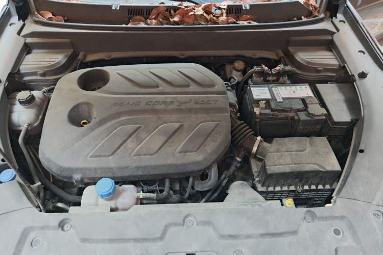 Used CHANGAN OSHAN X5 2021 1.5T DCT Prestige Edition Engine Bay