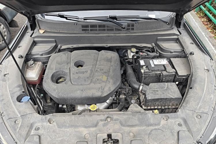 Used CHANGAN OSHAN X5 2021 1.6L CVT Luxury Model Engine Bay