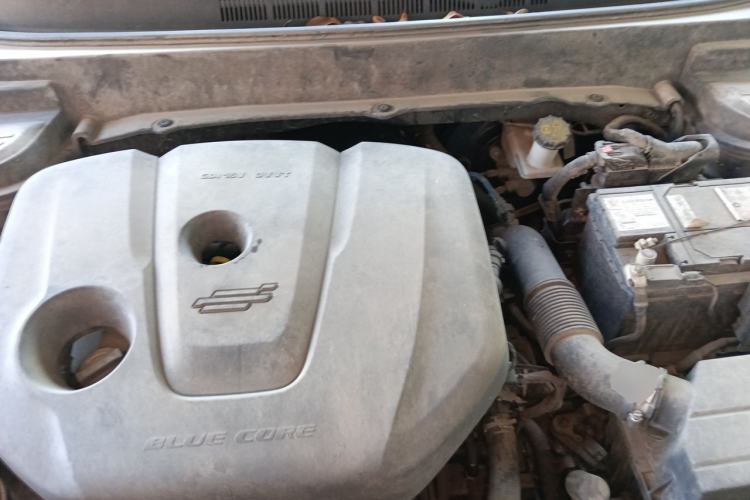 Used CHANGAN OSHAN X5 2021 1.6L CVT Comfort Model Engine Bay