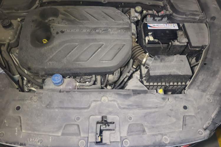 Used CHANGAN OSHAN X5 2021 1.5T DCT Flagship Edition Engine Bay