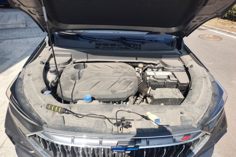 Used CHANGAN OSHAN X5 2021 1.5T DCT Prestige Edition Engine Bay