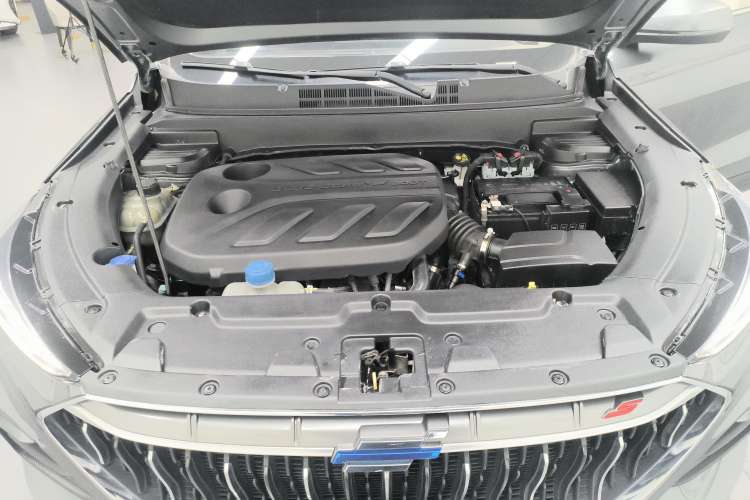 Used CHANGAN OSHAN X5 2021 1.5T DCT Prestige Edition Engine Bay