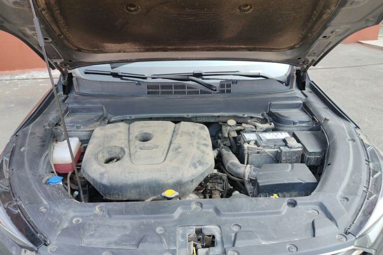 Used CHANGAN OSHAN X5 2021 1.6L CVT Luxury Model Engine Bay