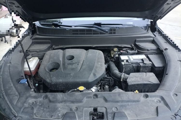 Used CHANGAN OSHAN X5 2021 1.6L CVT Luxury Model Engine Bay