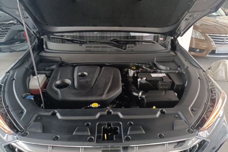 Used CHANGAN OSHAN X5 2021 1.6L CVT Luxury Model Engine Bay