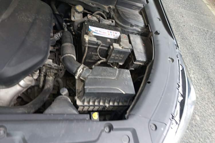 Used CHANGAN OSHAN X5 2021 1.6L CVT Luxury Model Engine Bay Left