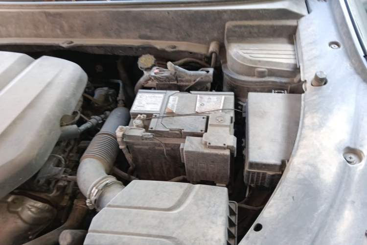 Used CHANGAN OSHAN X5 2021 1.6L CVT Comfort Model Engine Bay Left