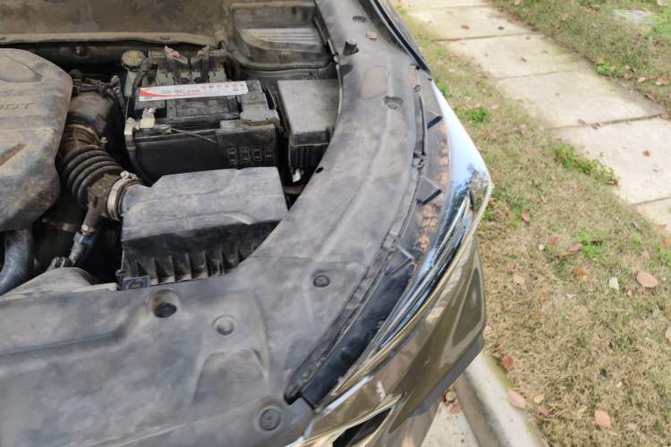 Used CHANGAN OSHAN X5 2021 1.5T DCT Prestige Edition Engine Bay Left