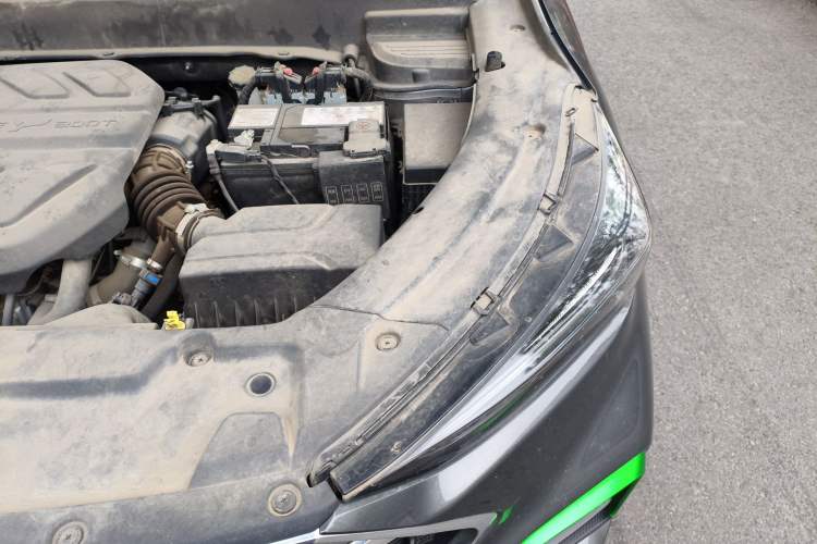 Used CHANGAN OSHAN X5 2021 Revised Version 1.5T DCT Luxury Edition Engine Bay Left