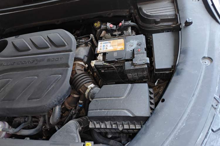Used CHANGAN OSHAN X5 2021 1.5T DCT Luxury Edition Engine Bay Left