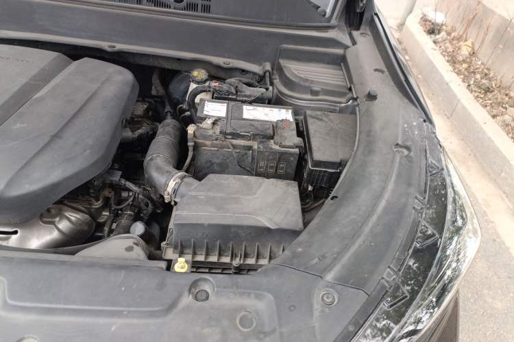 Used CHANGAN OSHAN X5 2021 1.6L CVT Luxury Model Engine Bay Left