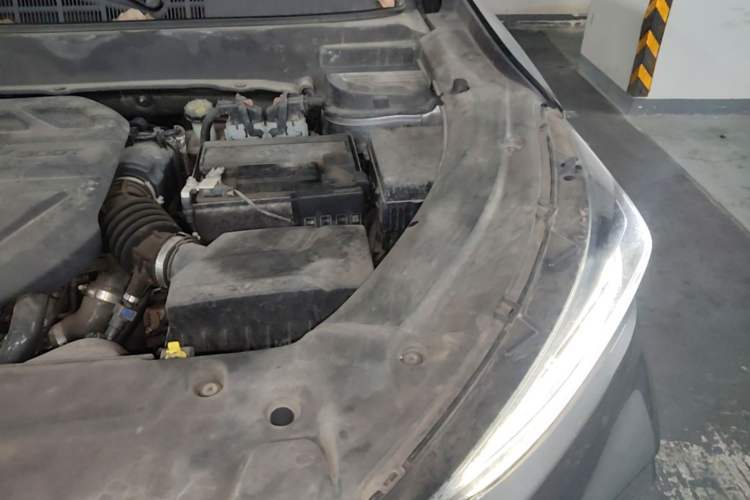 Used CHANGAN OSHAN X5 2021 1.5T DCT Prestige Edition Engine Bay Left