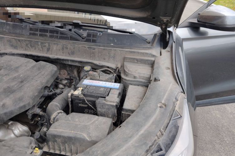 Used CHANGAN OSHAN X5 2021 1.6L CVT Luxury Model Engine Bay Left