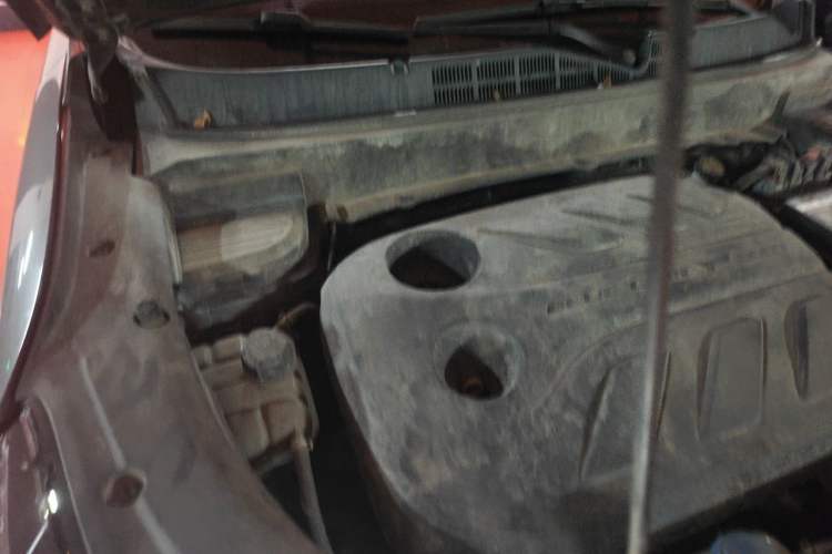 Used CHANGAN OSHAN X5 2021 1.5T DCT Elite Edition Engine Bay Right