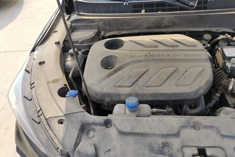 Used CHANGAN OSHAN X5 2021 1.5T DCT Prestige Edition Engine Bay Right