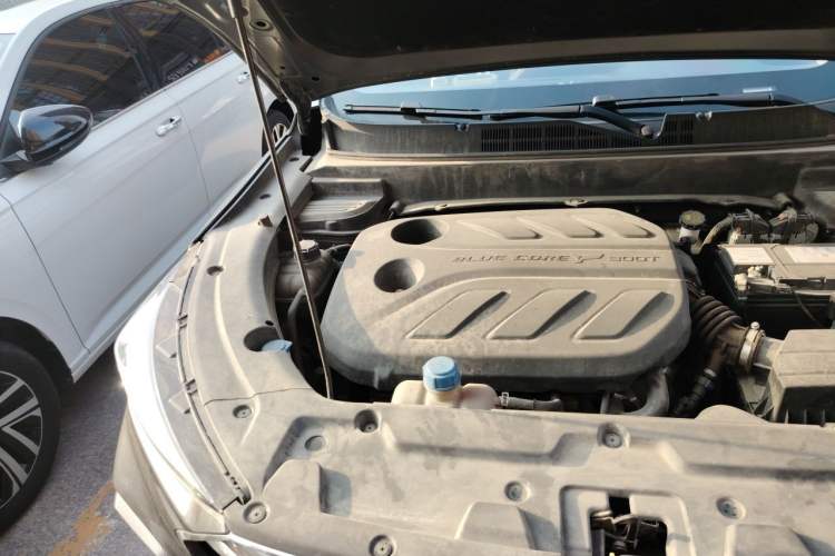 Used CHANGAN OSHAN X5 2021 1.5T DCT Flagship Edition Engine Bay Right