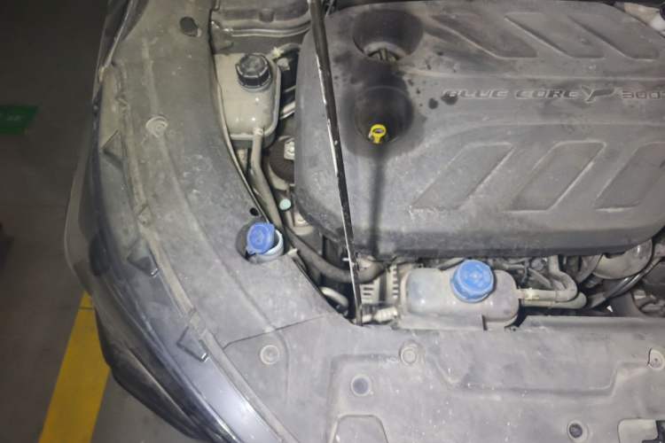 Used CHANGAN OSHAN X5 2021 1.5T DCT Flagship Edition Engine Bay Right