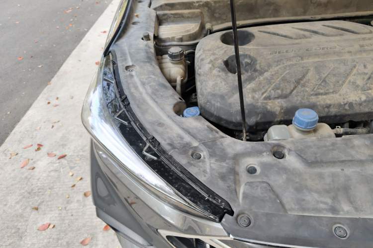 Used CHANGAN OSHAN X5 2021 1.5T DCT Prestige Edition Engine Bay Right