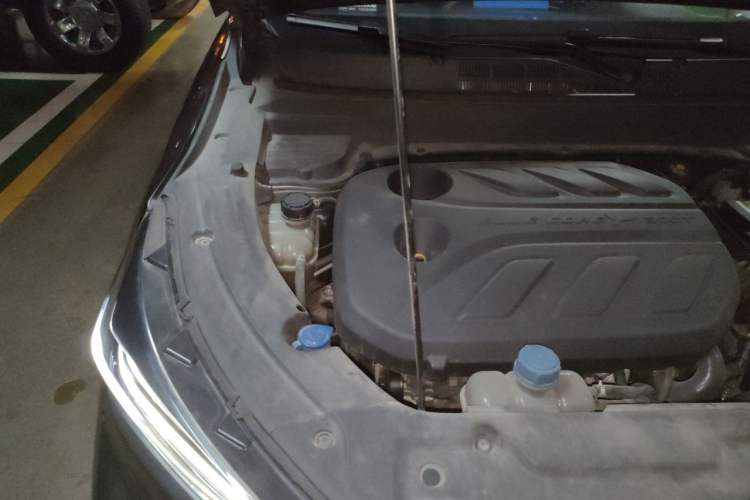 Used CHANGAN OSHAN X5 2021 1.5T DCT Prestige Edition Engine Bay Right