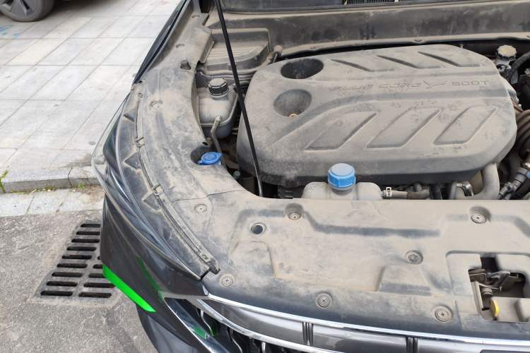 Used CHANGAN OSHAN X5 2021 Revised Version 1.5T DCT Luxury Edition Engine Bay Right