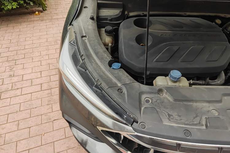 Used CHANGAN OSHAN X5 2021 1.5T DCT Prestige Edition Engine Bay Right