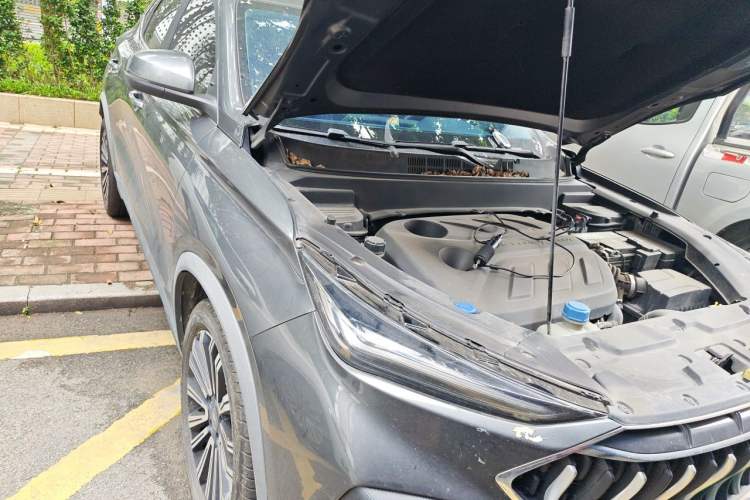 Used CHANGAN OSHAN X5 2021 1.5T DCT Prestige Edition Engine Bay Right