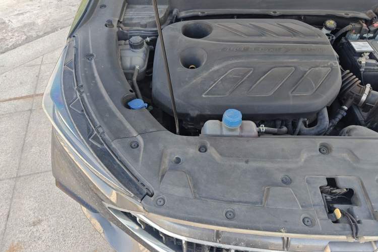 Used CHANGAN OSHAN X5 2021 1.5T DCT Prestige Edition Engine Bay Right