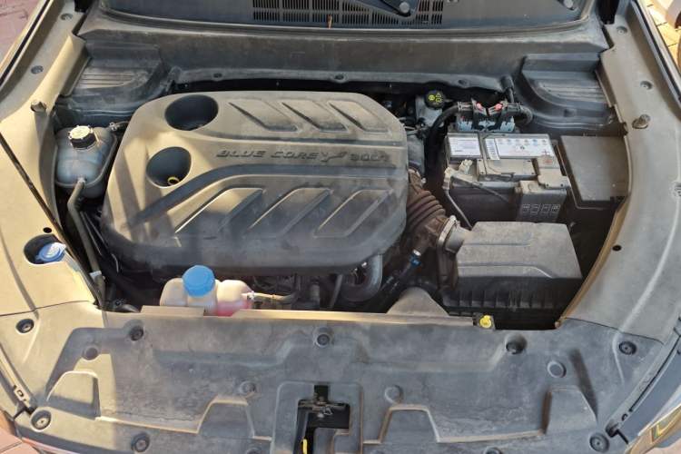 Used CHANGAN OSHAN X5 2021 Revised Version 1.5T DCT Luxury Edition Engine Bay