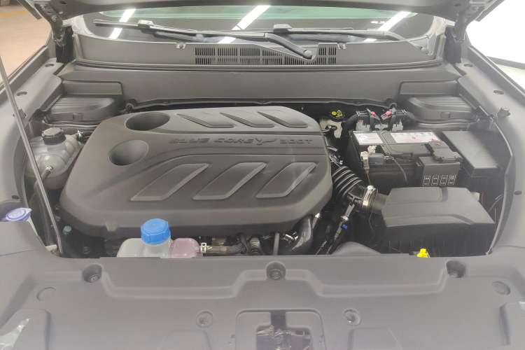 Used CHANGAN OSHAN X5 2021 Revised Version 1.5T DCT Luxury Edition Engine Bay