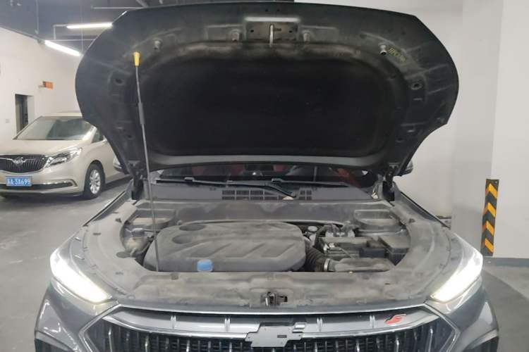 Used CHANGAN OSHAN X5 2021 1.5T DCT Prestige Edition Engine Bay