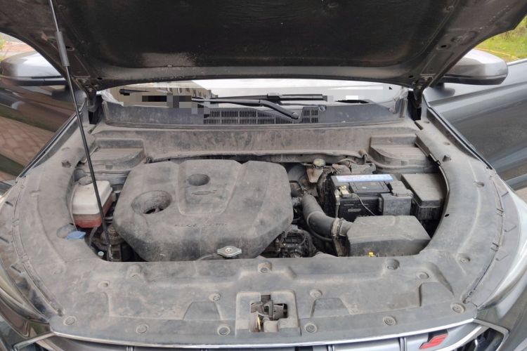 Used CHANGAN OSHAN X5 2021 1.6L CVT Luxury Model Engine Bay