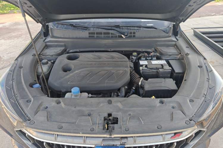 Used CHANGAN OSHAN X5 2021 1.5T DCT Prestige Edition Engine Bay
