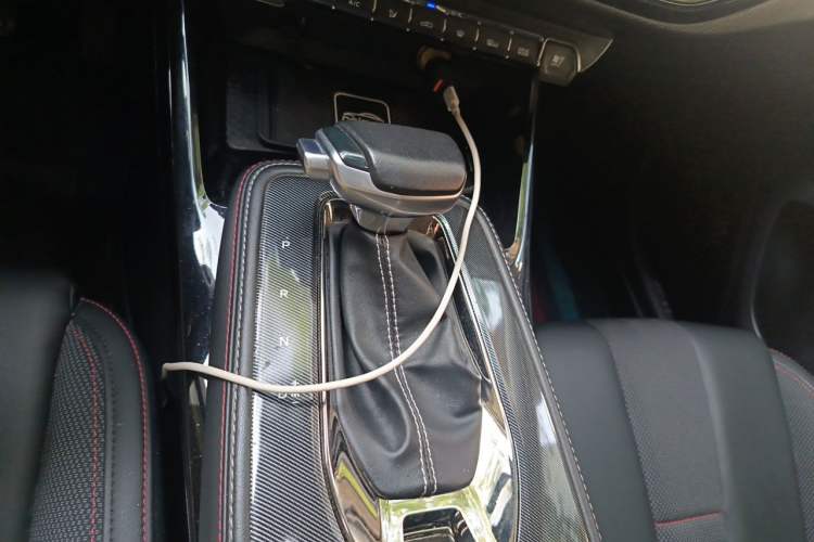 Used CHANGAN OSHAN X5 2021 1.6L CVT Luxury Model Gear Lever