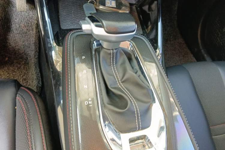Used CHANGAN OSHAN X5 2021 1.6L CVT Comfort Model Gear Lever