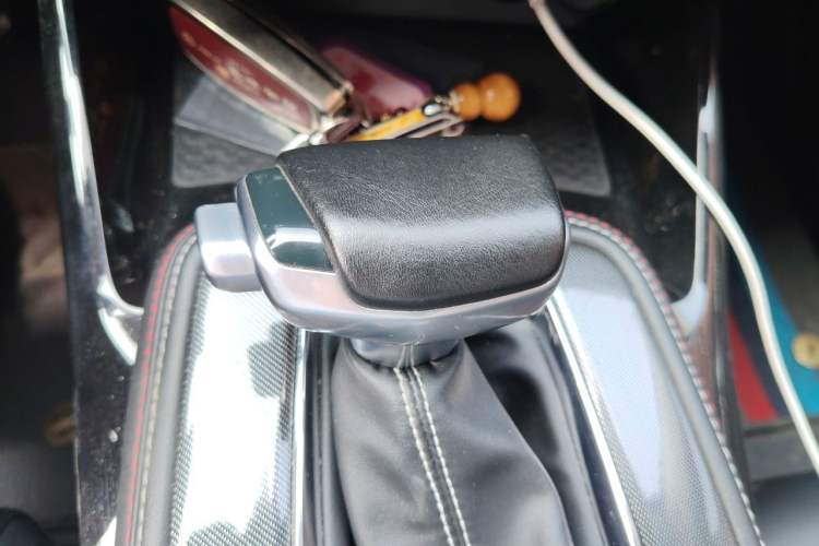 Used CHANGAN OSHAN X5 2021 1.6L CVT Luxury Model Gear Lever