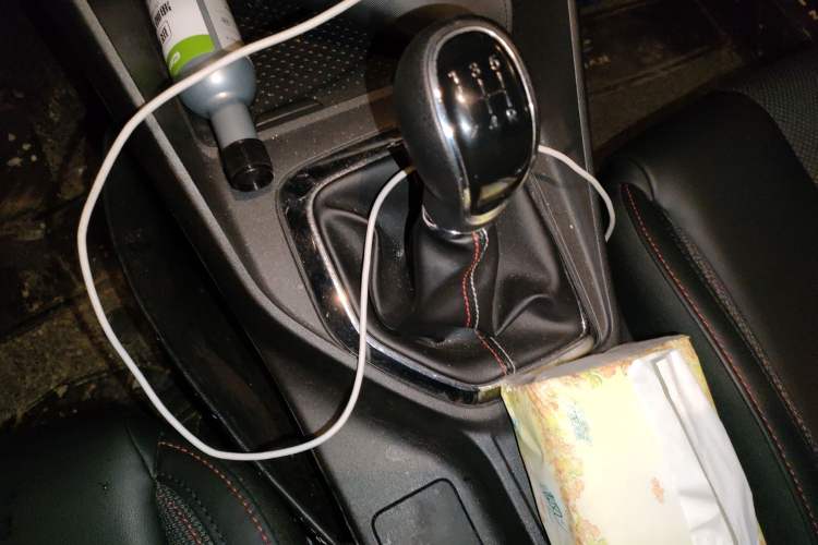 Used CHANGAN OSHAN X5 2021 Revised Version 1.6L Manual Luxury Edition Gear Lever