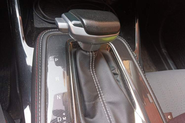 Used CHANGAN OSHAN X5 2021 1.6L CVT Luxury Version Gear Lever