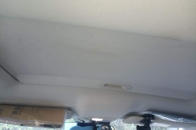 Used CHANGAN OSHAN X5 2021 1.6L CVT Luxury Model Headliner