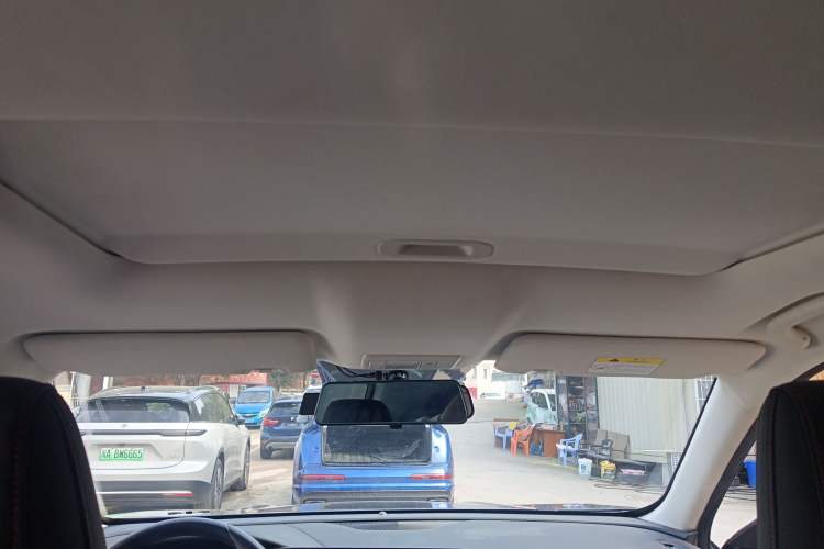 Used CHANGAN OSHAN X5 2021 1.6L CVT Luxury Model Headliner
