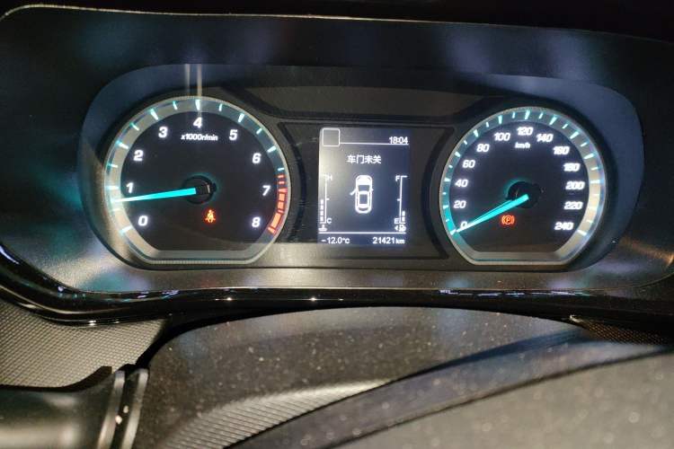 Used CHANGAN OSHAN X5 2021 Revised Version 1.6L Manual Luxury Edition Instrument Cluster