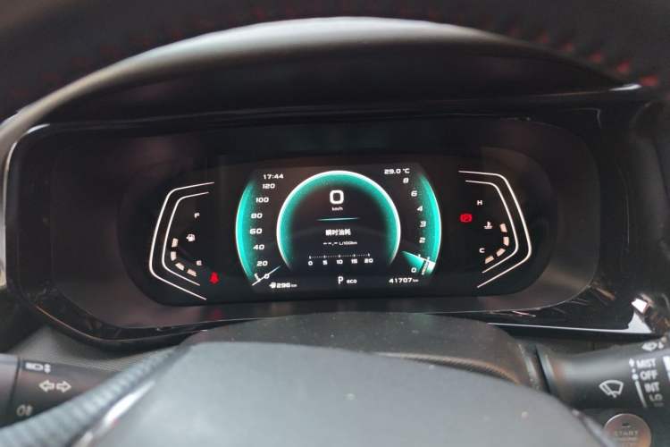 Used CHANGAN OSHAN X5 2021 Revised Version 1.5T DCT Luxury Edition Instrument Cluster