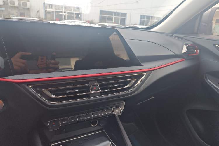 Used CHANGAN OSHAN X5 2021 1.5T DCT Flagship Edition Interior 2