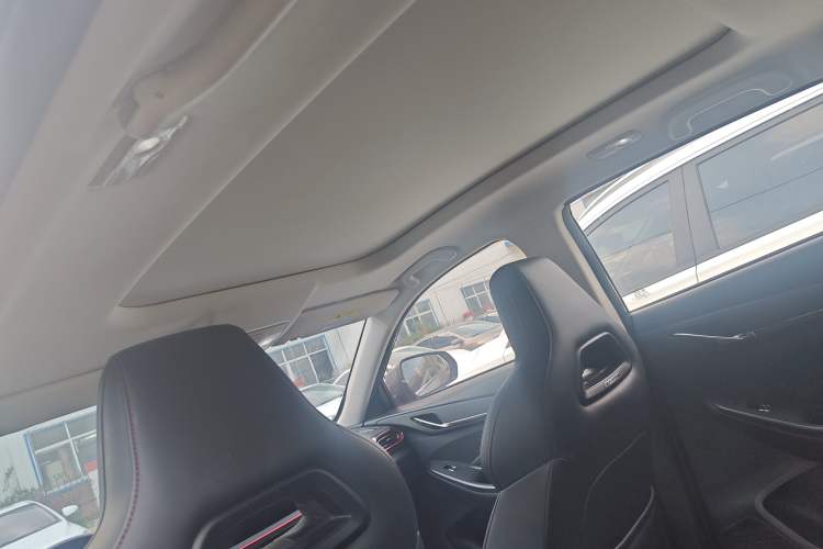 Used CHANGAN OSHAN X5 2021 1.5T DCT Flagship Edition Interior 6