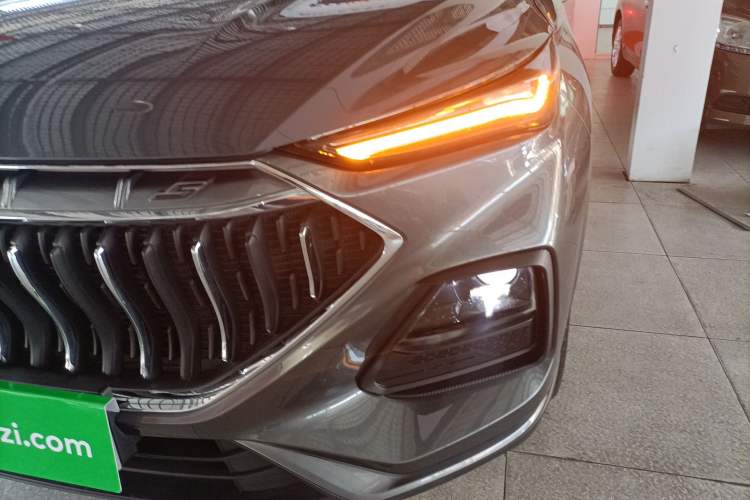 Used CHANGAN OSHAN X5 2021 1.6L CVT Luxury Model Left Front Headlight