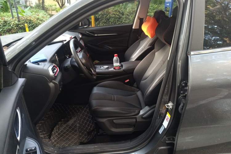 Used CHANGAN OSHAN X5 2021 1.6L CVT Luxury Version Left Front Seat