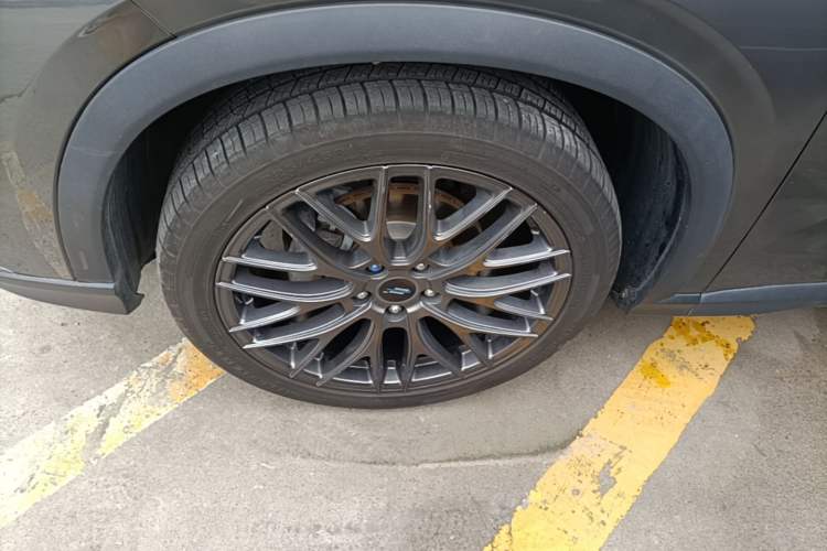 Used CHANGAN OSHAN X5 2021 1.5T DCT Flagship Edition Left Front Wheel Hub